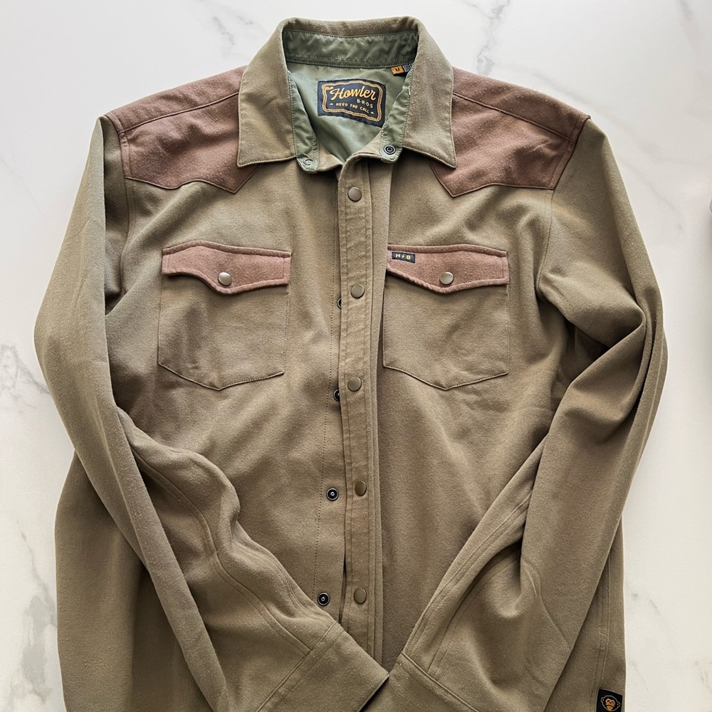 Howler brothers tech shirt